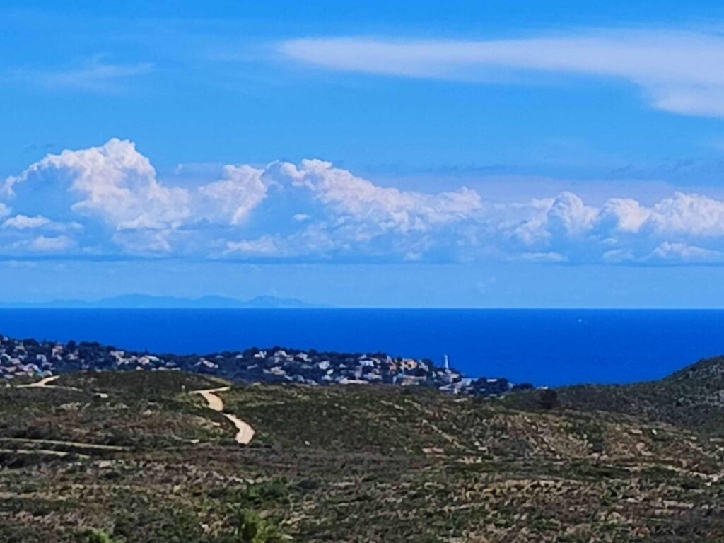 Cumbre del Sol: a Mediterranean-style villa with stunning sea views 12