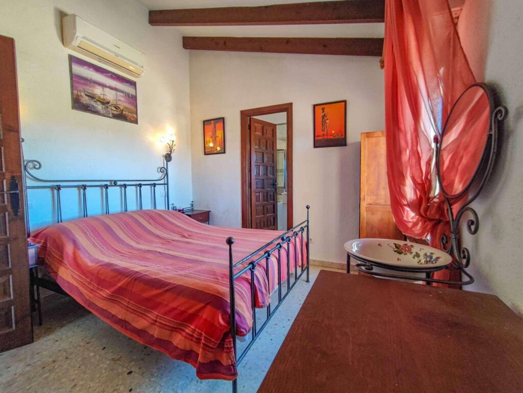 Cumbre del Sol: a Mediterranean-style villa with stunning sea views 16