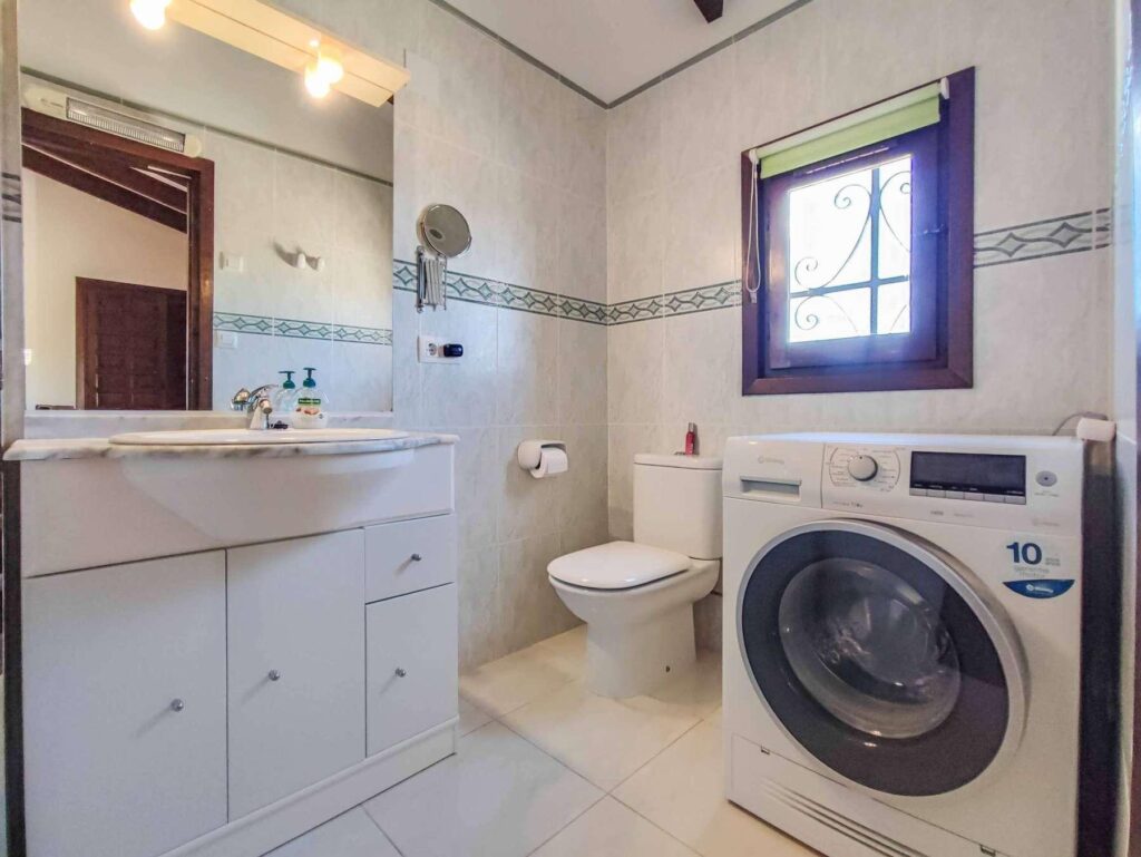 Cumbre del Sol: a Mediterranean-style villa with stunning sea views 20