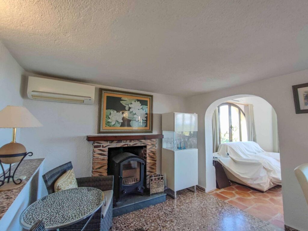 Cumbre del Sol: a Mediterranean-style villa with stunning sea views 24