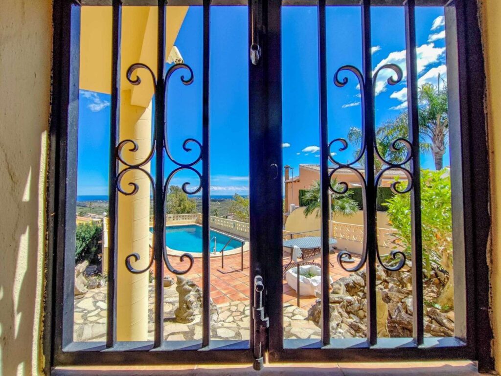 Cumbre del Sol: a Mediterranean-style villa with stunning sea views 30