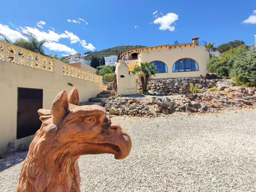 Cumbre del Sol: a Mediterranean-style villa with stunning sea views 37