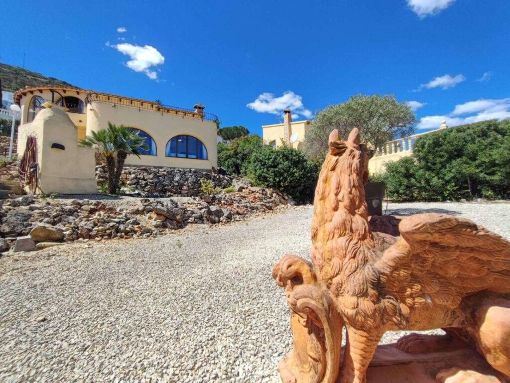 Cumbre del Sol: a Mediterranean-style villa with stunning sea views 47