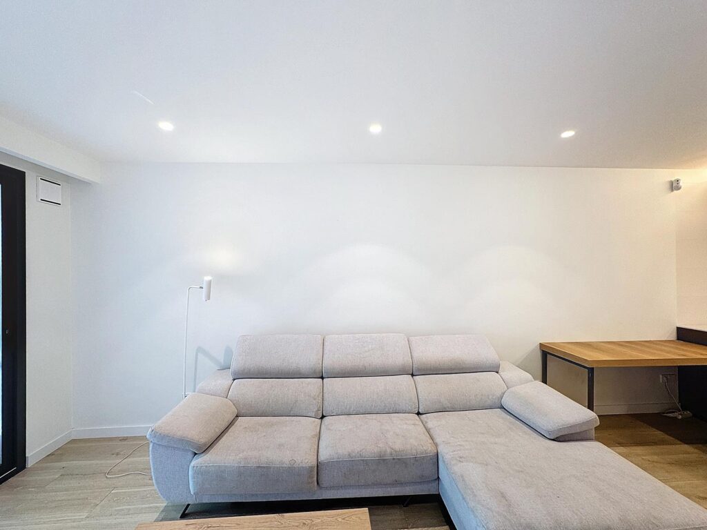 Cumbre del Sol, modern apartment with private garden 8