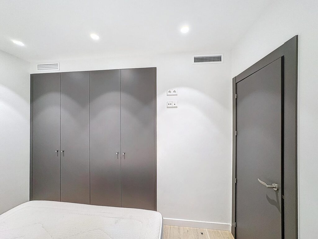 Cumbre del Sol, modern apartment with private garden 16