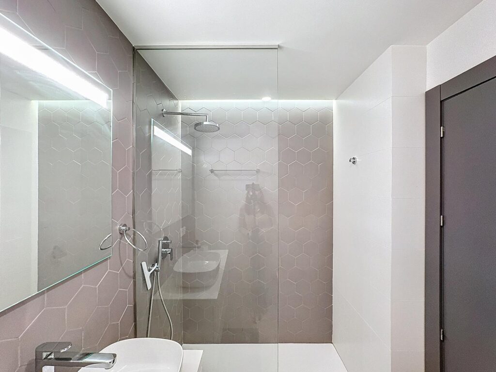 Cumbre del Sol, modern apartment with private garden 24