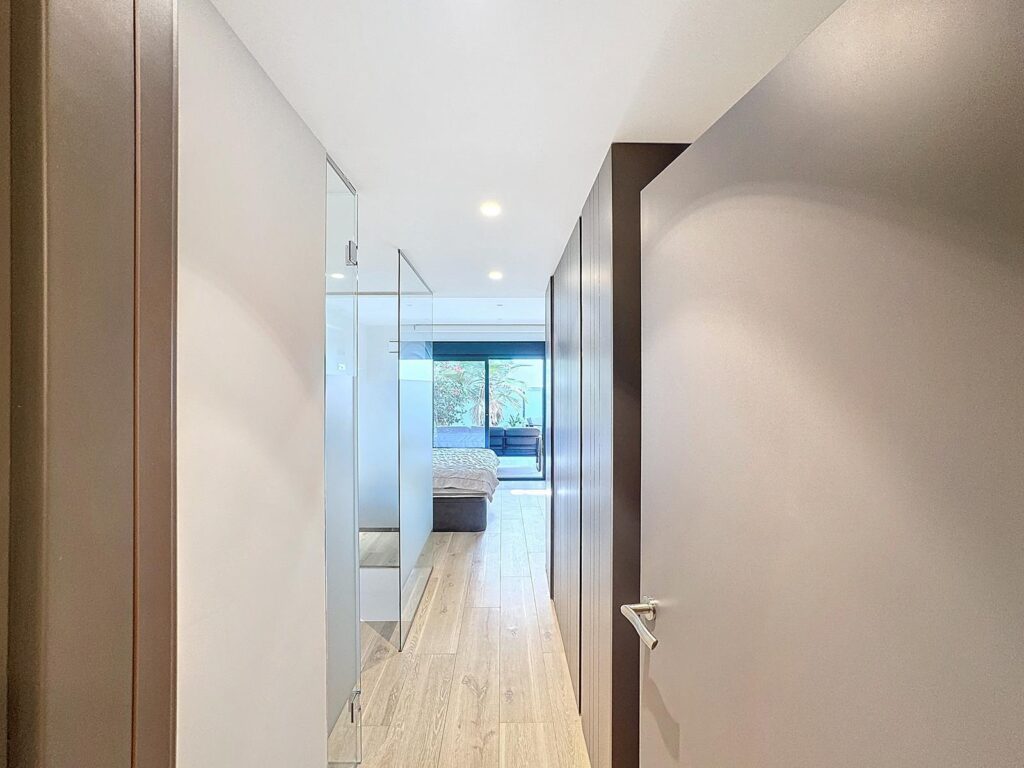 Cumbre del Sol, modern apartment with private garden 26