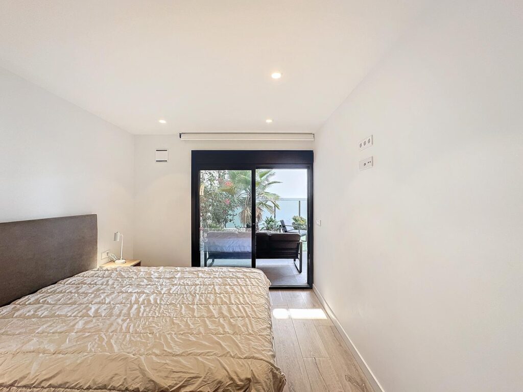 Cumbre del Sol, modern apartment with private garden 31