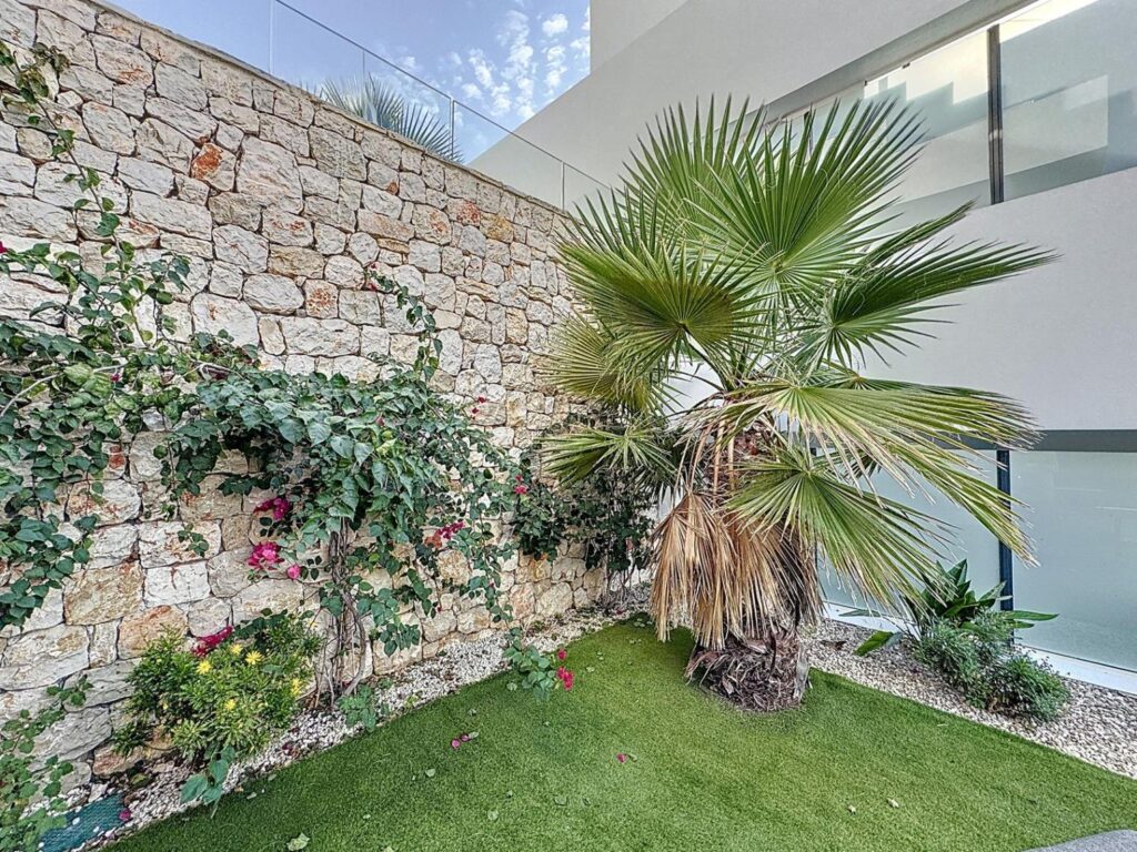 Cumbre del Sol, modern apartment with private garden 35