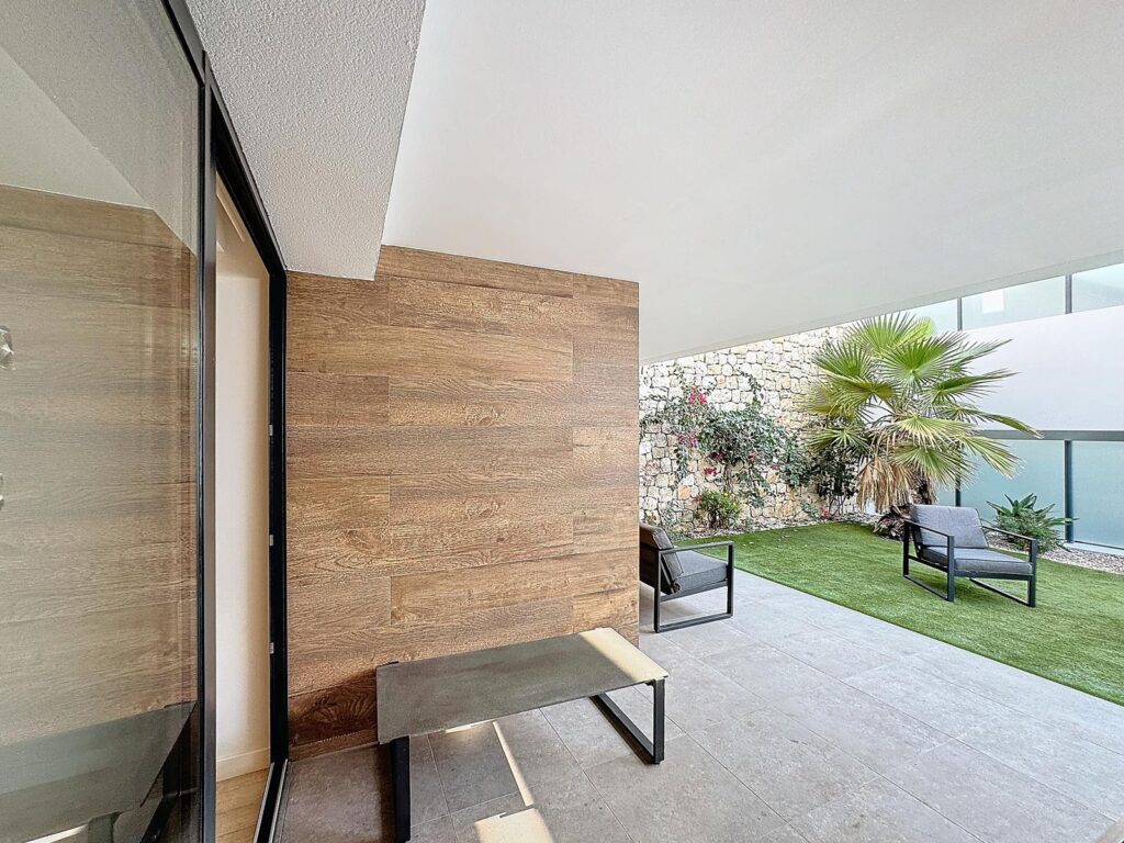 Cumbre del Sol, modern apartment with private garden 39