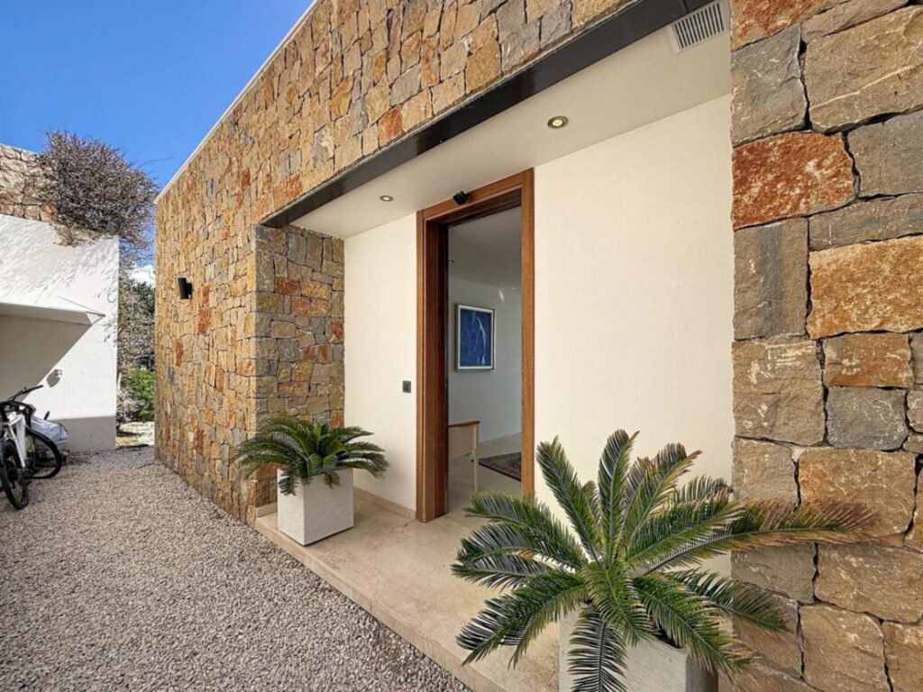 Cumbre del Sol modern villa with panoramic sea views 5