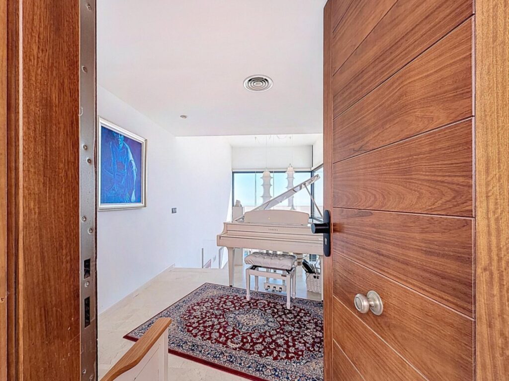 Cumbre del Sol modern villa with panoramic sea views 6