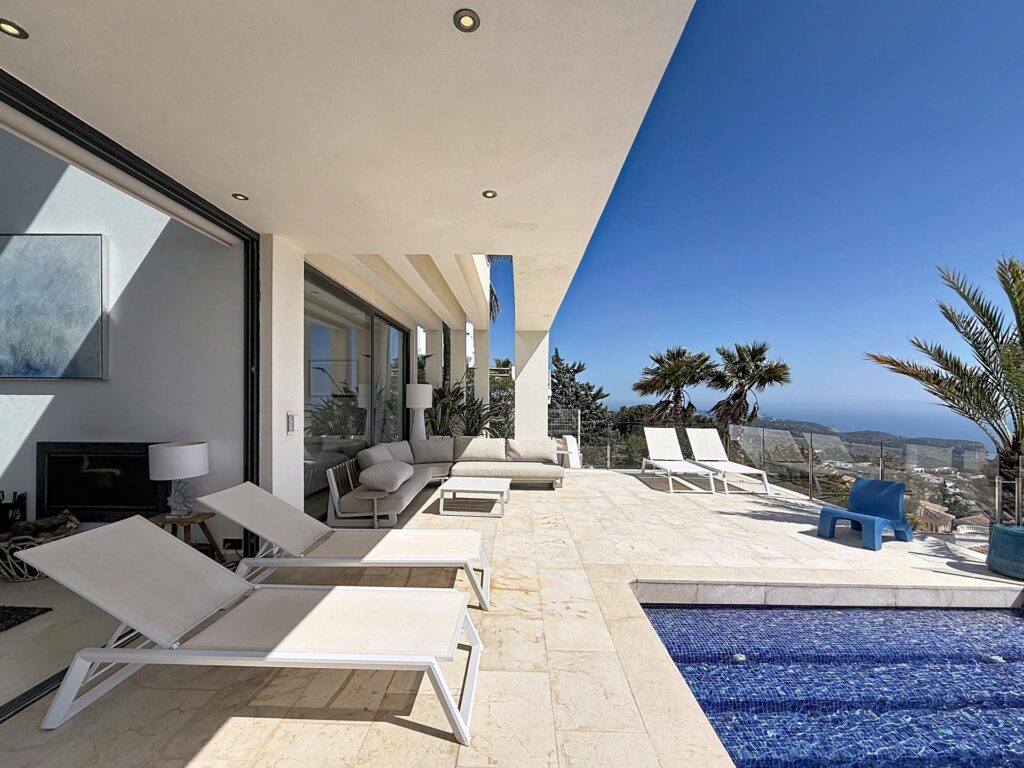 Cumbre del Sol modern villa with panoramic sea views 27