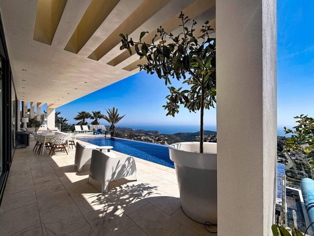 Cumbre del Sol modern villa with panoramic sea views 29