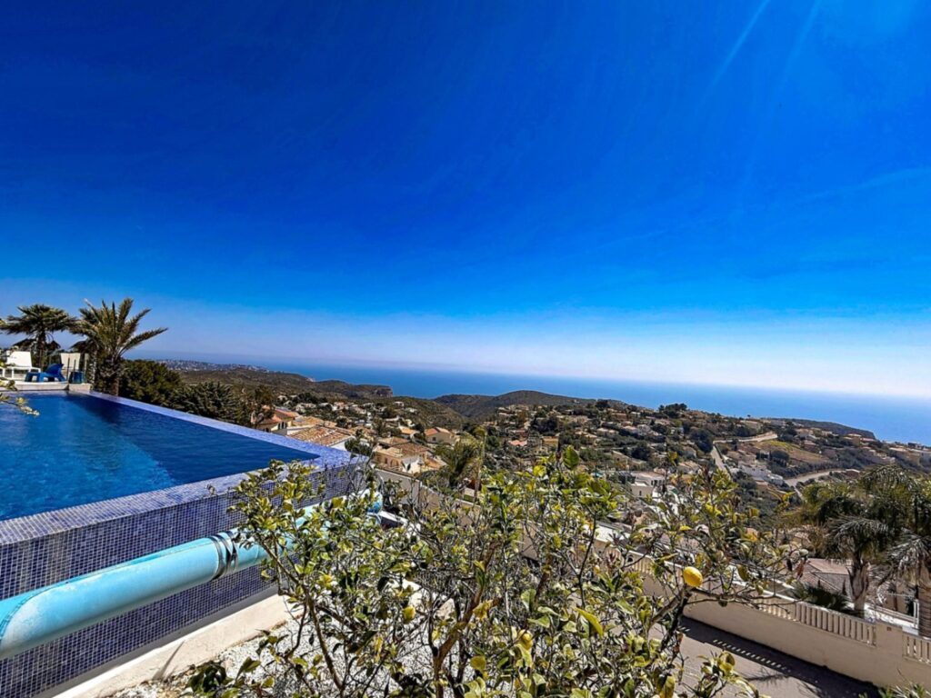 Cumbre del Sol modern villa with panoramic sea views 30