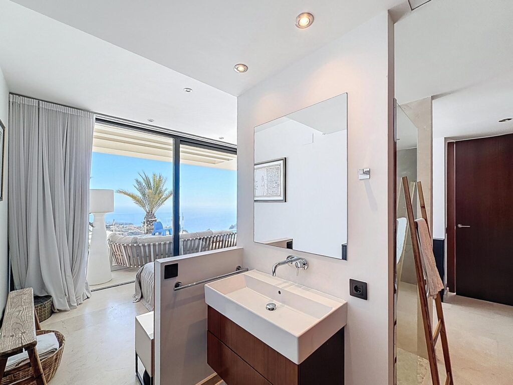 Cumbre del Sol modern villa with panoramic sea views 37