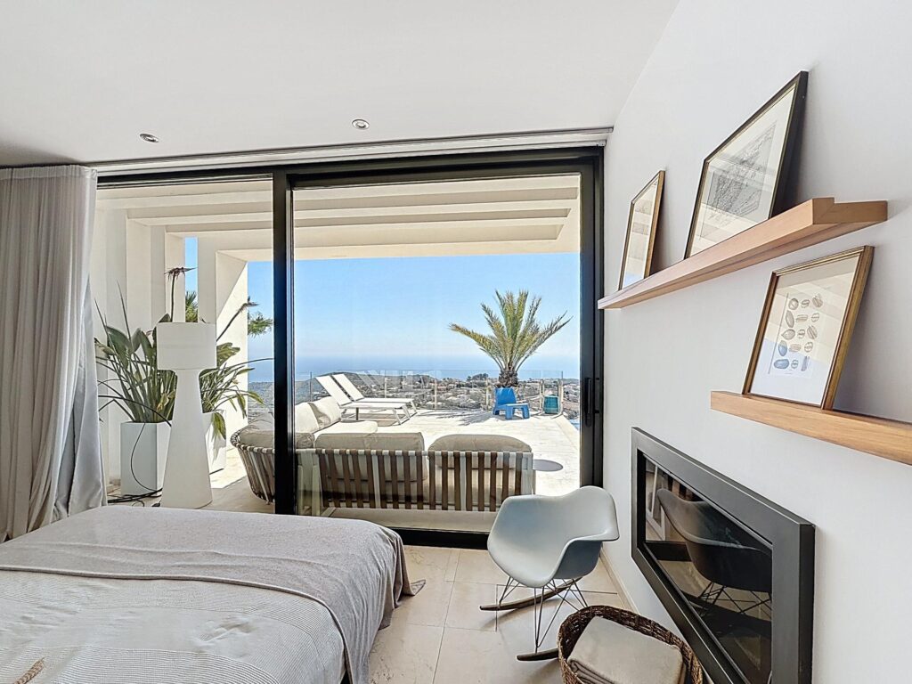 Cumbre del Sol modern villa with panoramic sea views 38