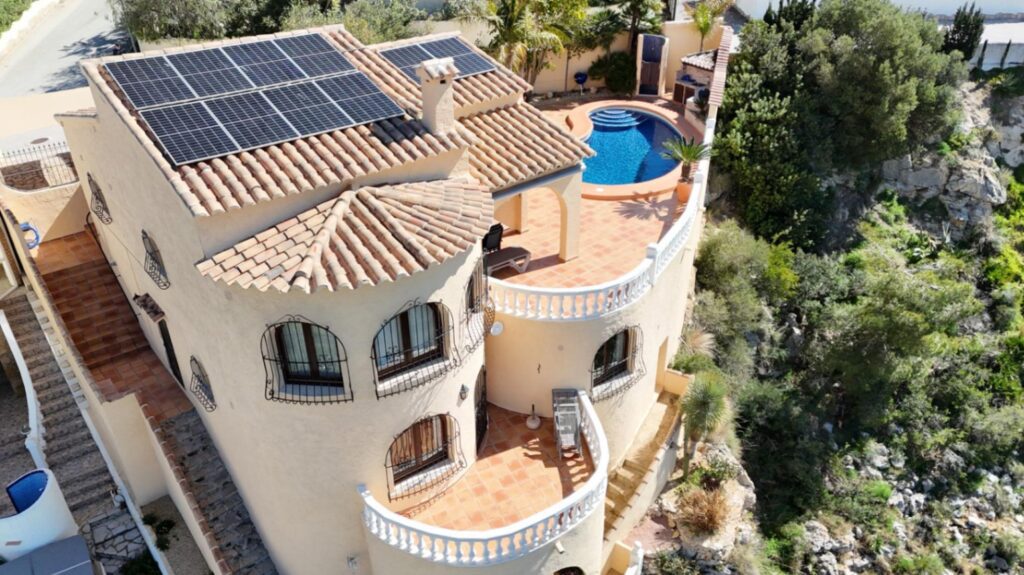 Cumbre del Sol villa with spectacular views of the sea and cliffs. 5