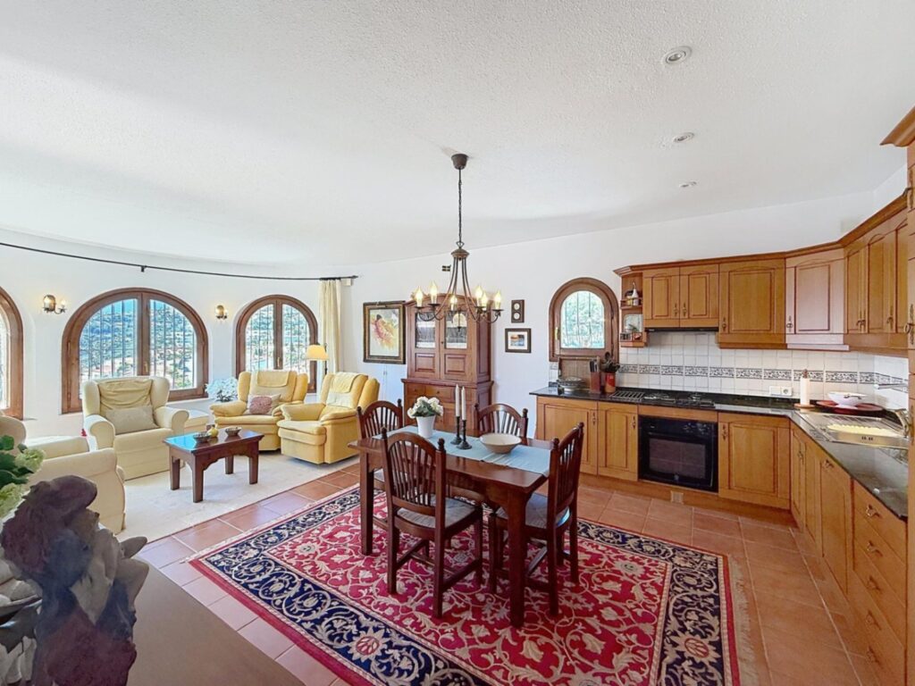 Cumbre del Sol villa with spectacular views of the sea and cliffs. 12