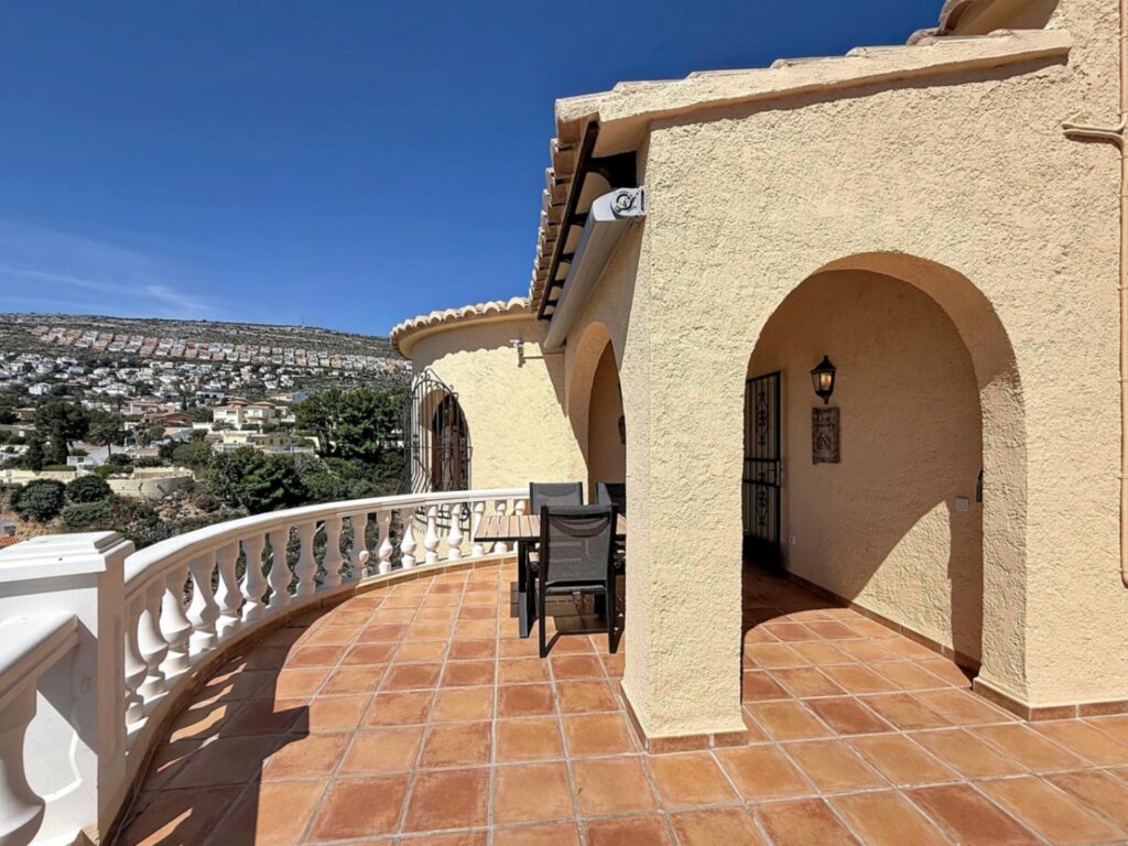 Cumbre del Sol villa with spectacular views of the sea and cliffs. 15