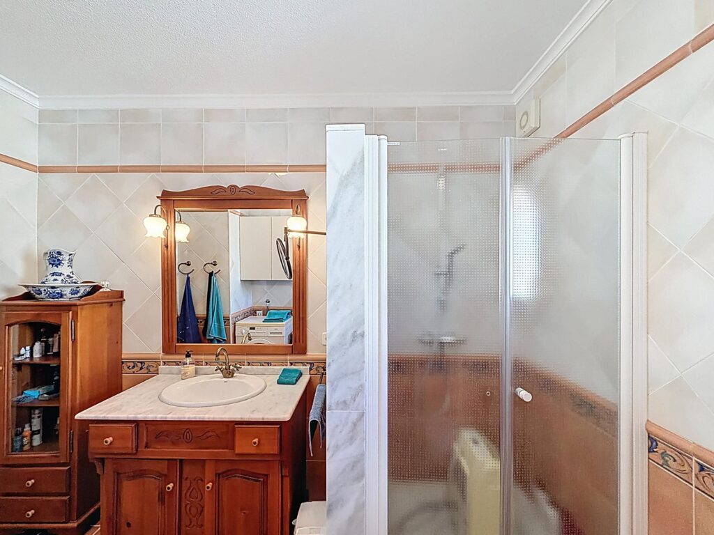 Cumbre del Sol villa with spectacular views of the sea and cliffs. 19