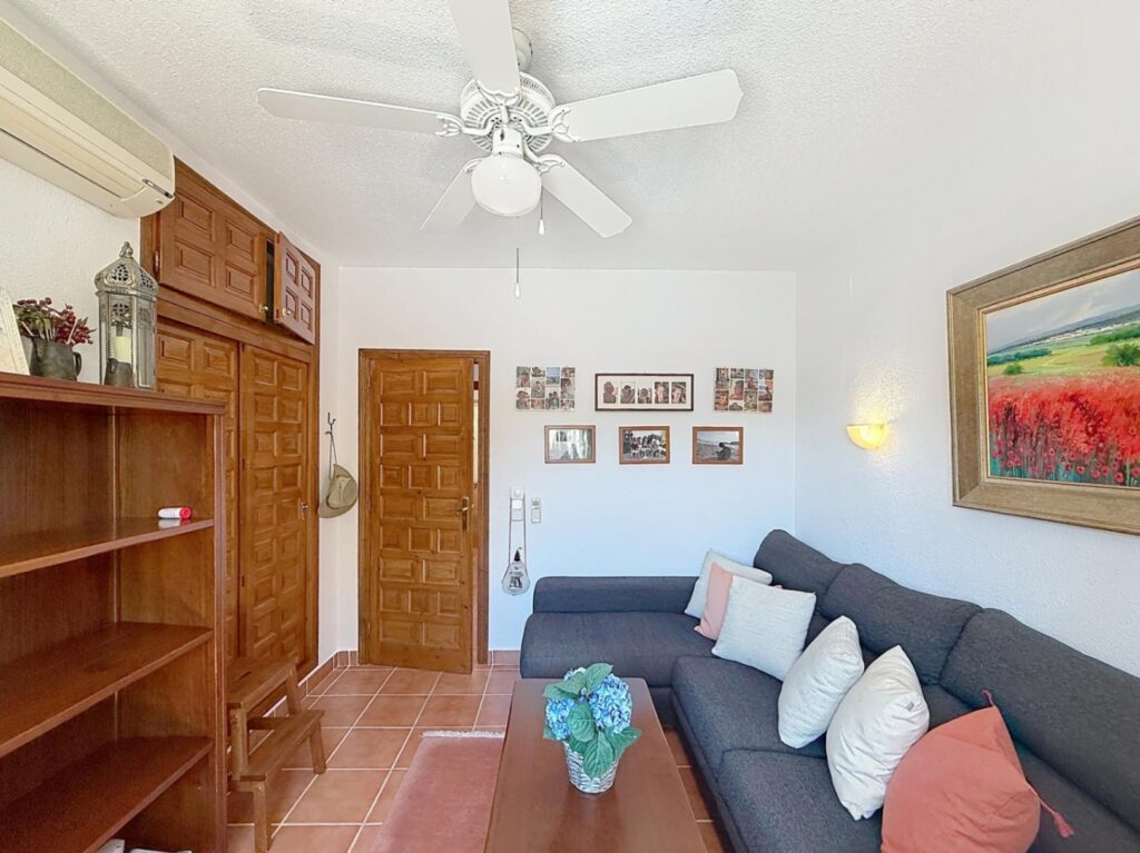 Cumbre del Sol villa with spectacular views of the sea and cliffs. 21