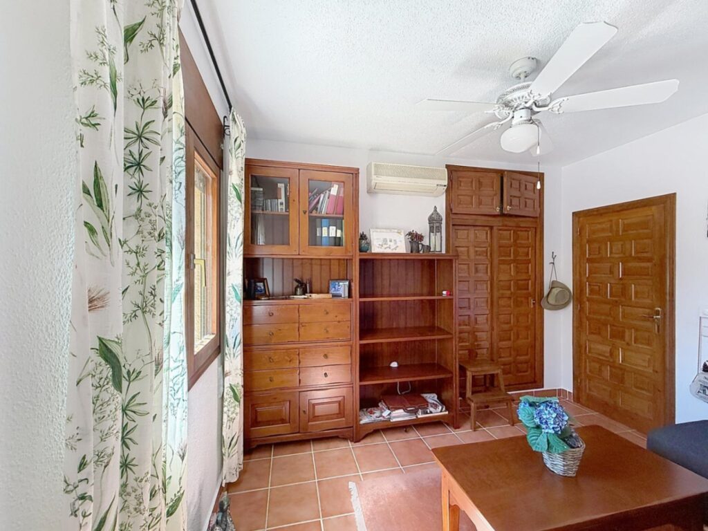 Cumbre del Sol villa with spectacular views of the sea and cliffs. 22