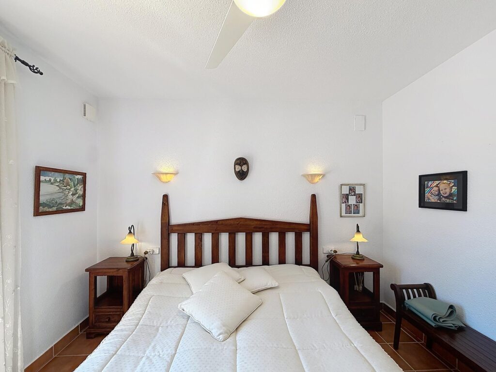 Cumbre del Sol villa with spectacular views of the sea and cliffs. 24