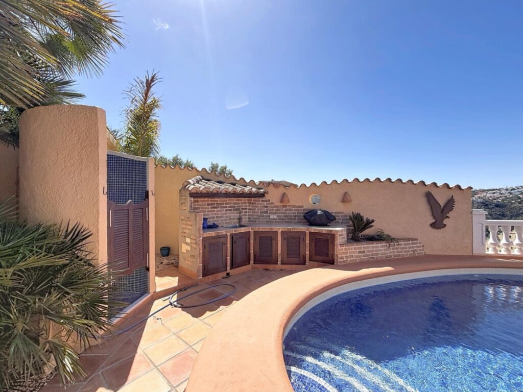 Cumbre del Sol villa with spectacular views of the sea and cliffs. 30