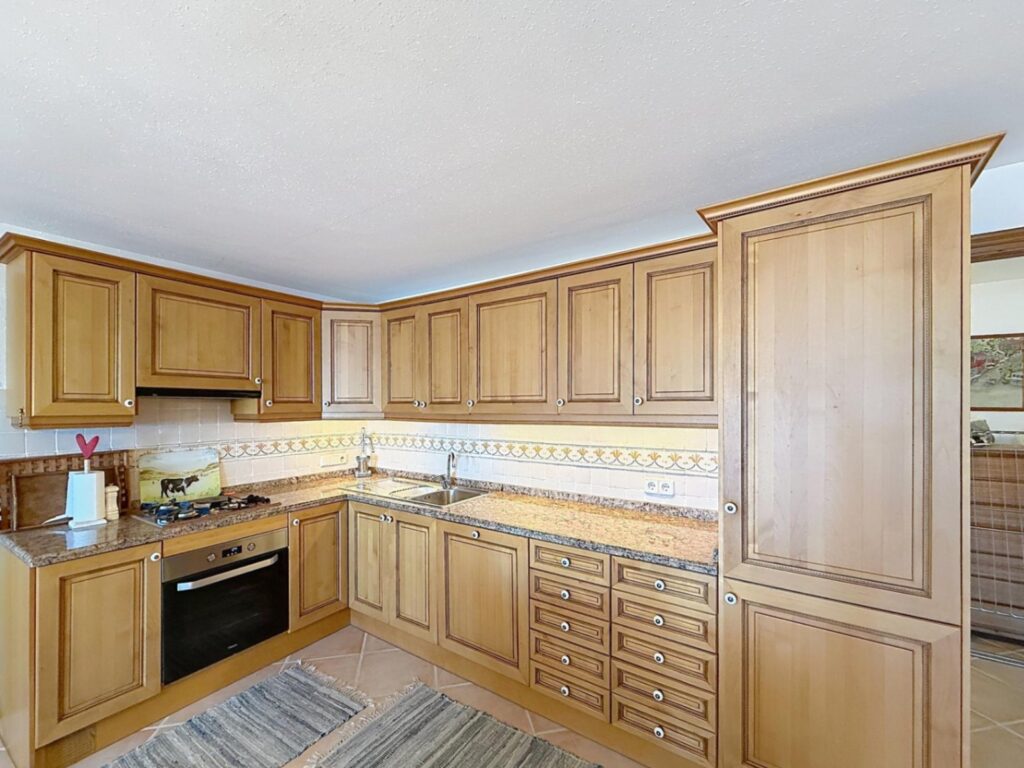 Cumbre del Sol villa with spectacular views of the sea and cliffs. 38