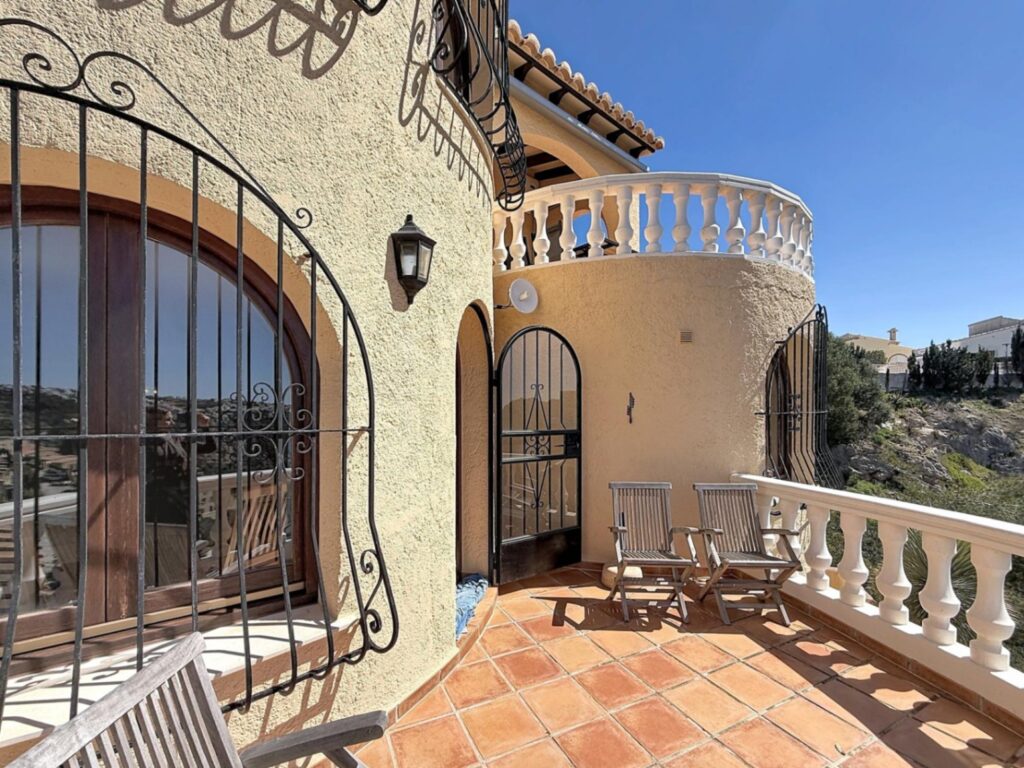 Cumbre del Sol villa with spectacular views of the sea and cliffs. 40