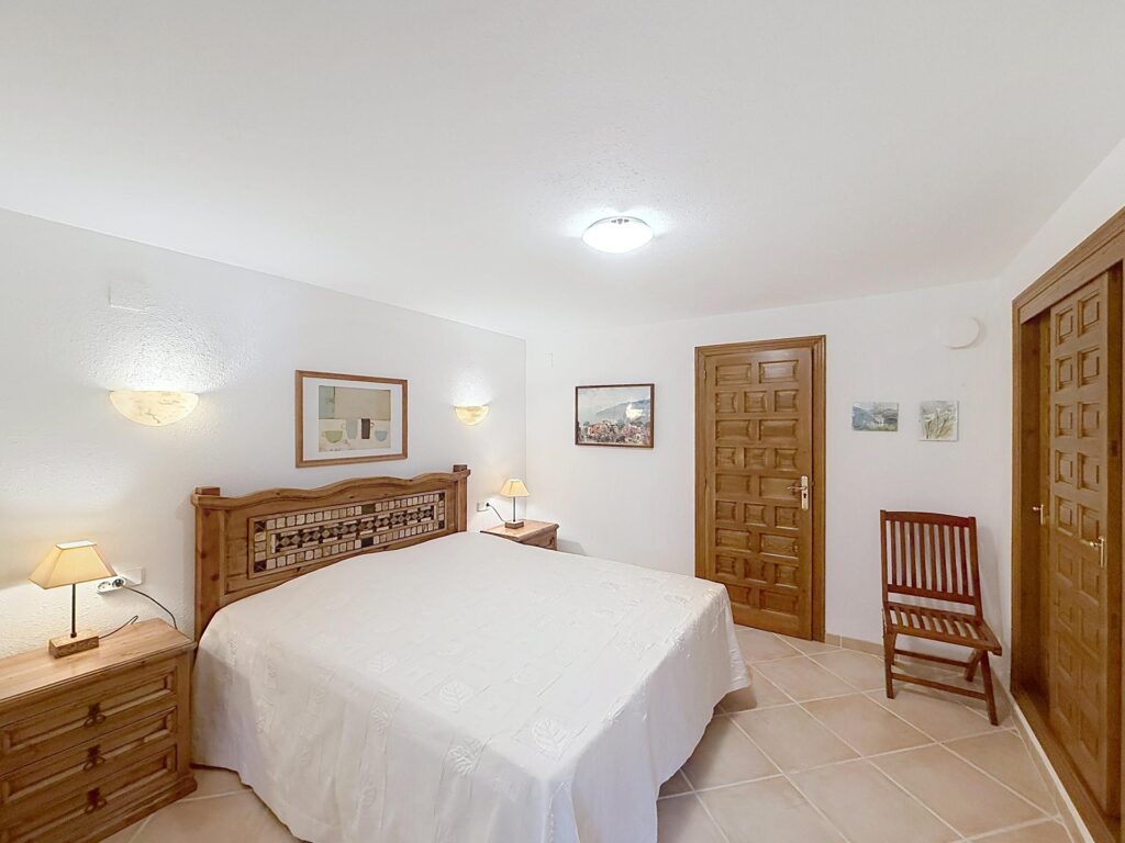 Cumbre del Sol villa with spectacular views of the sea and cliffs. 43