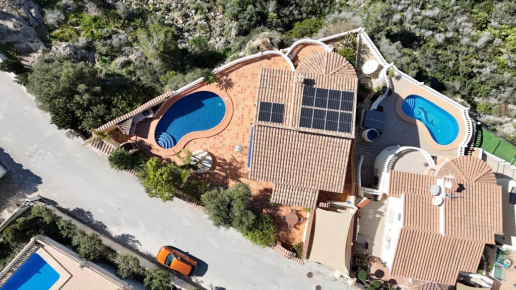 Cumbre del Sol villa with spectacular views of the sea and cliffs. 49
