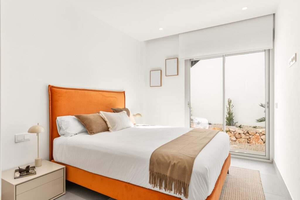 Cumbre del Sol: a new-build villa with sea views 17