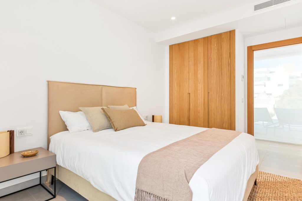 Cumbre del Sol: a new-build villa with sea views 20