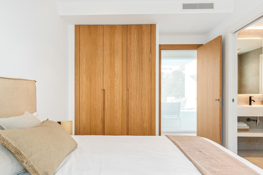 Cumbre del Sol: a new-build villa with sea views 21