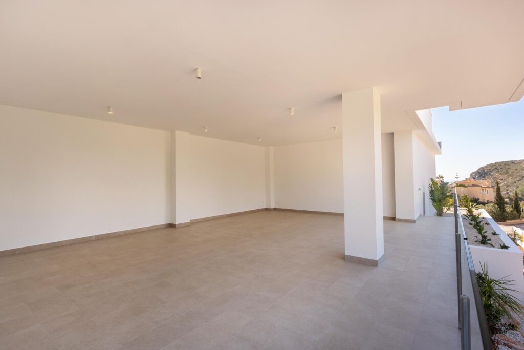 Cumbre del Sol: a new-build villa with sea views 34