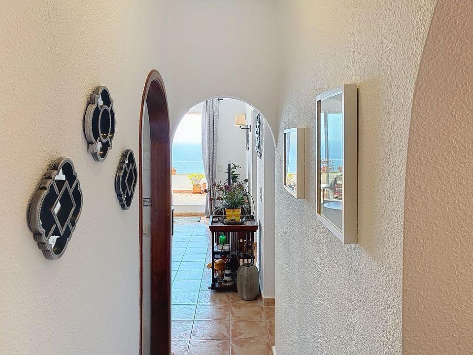 Cumbre del Sol apartment with spectacular panoramic sea views 11