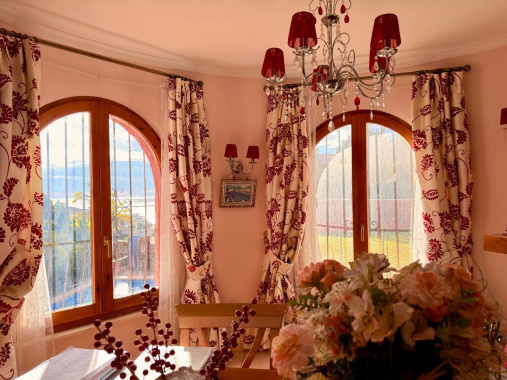 Cumbre del Sol: a Mediterranean-style villa with a swimming pool and sea views 22