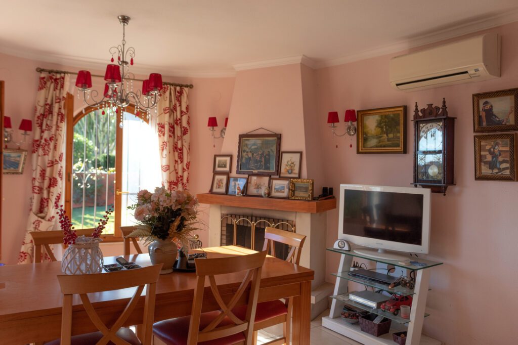 Cumbre del Sol: a Mediterranean-style villa with a swimming pool and sea views 23