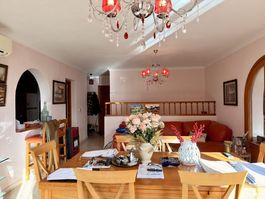 Cumbre del Sol: a Mediterranean-style villa with a swimming pool and sea views 27