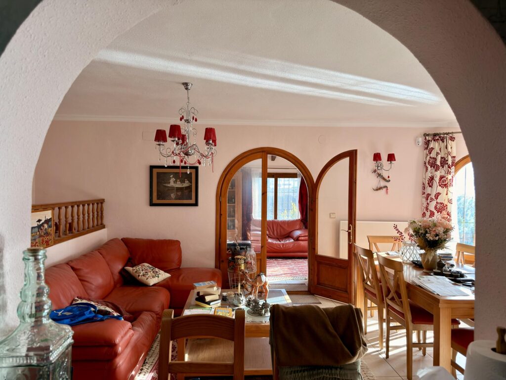 Cumbre del Sol: a Mediterranean-style villa with a swimming pool and sea views 28