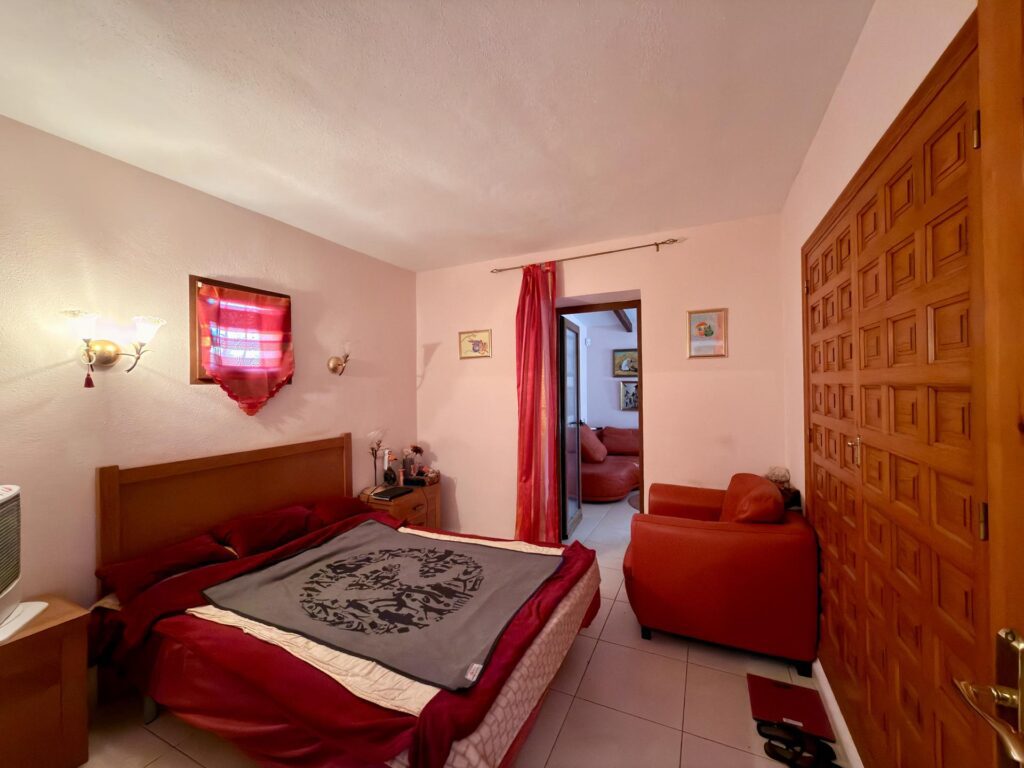 Cumbre del Sol: a Mediterranean-style villa with a swimming pool and sea views 54