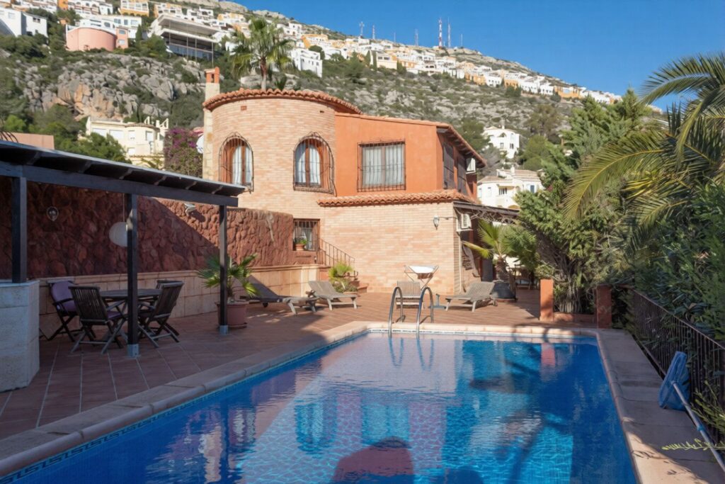 Cumbre del Sol: a Mediterranean-style villa with a swimming pool and sea views 58