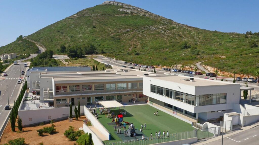 Cumbre del Sol: a new-build villa with panoramic sea views 30