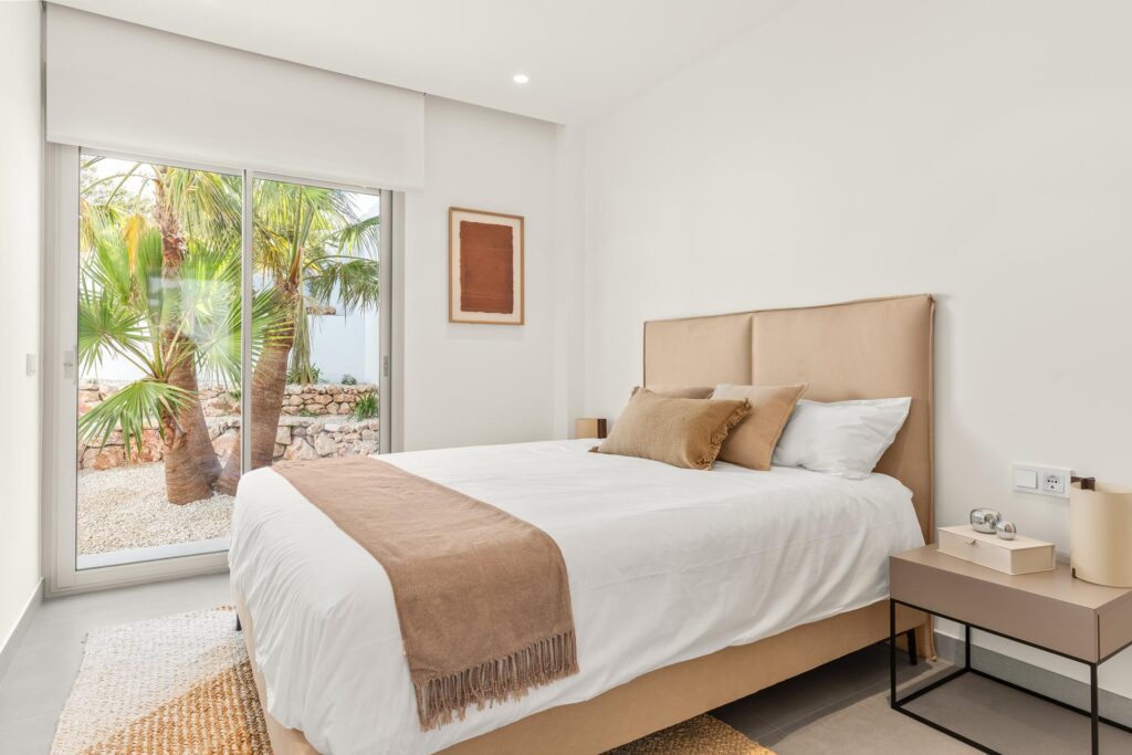 Cumbre del Sol: a spectacular villa offering modern luxury and sea views 23