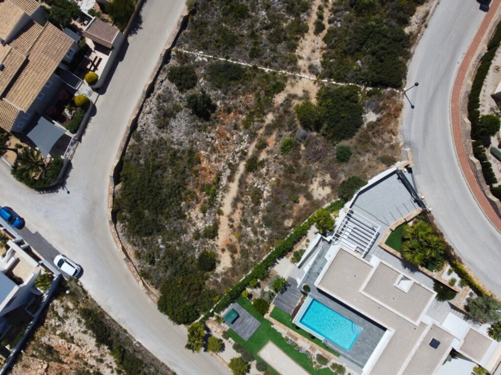 Cumbre del Sol: a modern luxury villa with stunning sea views 8