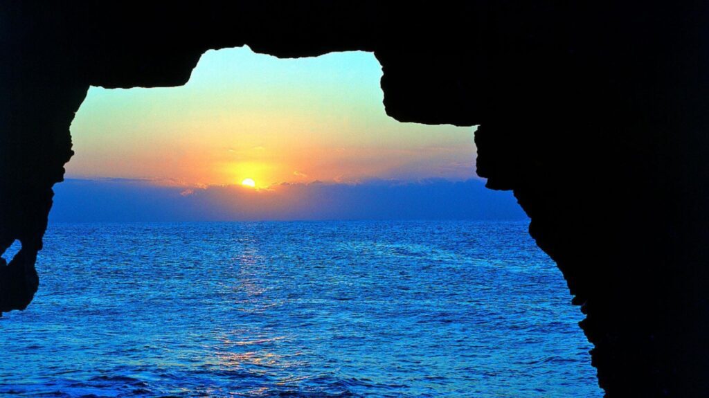 Cumbre del Sol: a modern luxury villa with stunning sea views 19