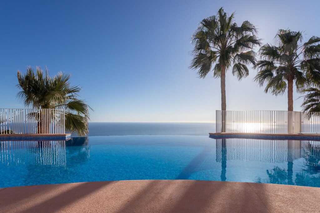 Cumbre del Sol apartment with spectacular panoramic sea views 1