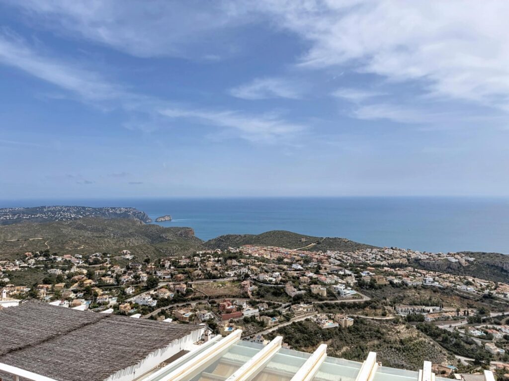 Cumbre del Sol apartment with spectacular panoramic sea views 21